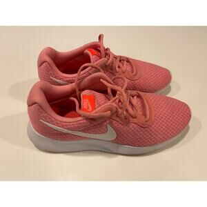 NIKE Tanjun woman’s shoes